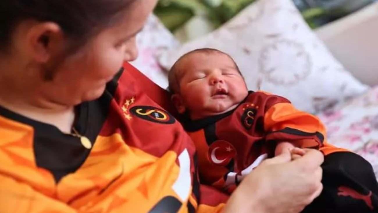 Fanatik Galatasaraylı çiftin çocuklarına koyduğu isim ‘yok artık’ dedirtti!