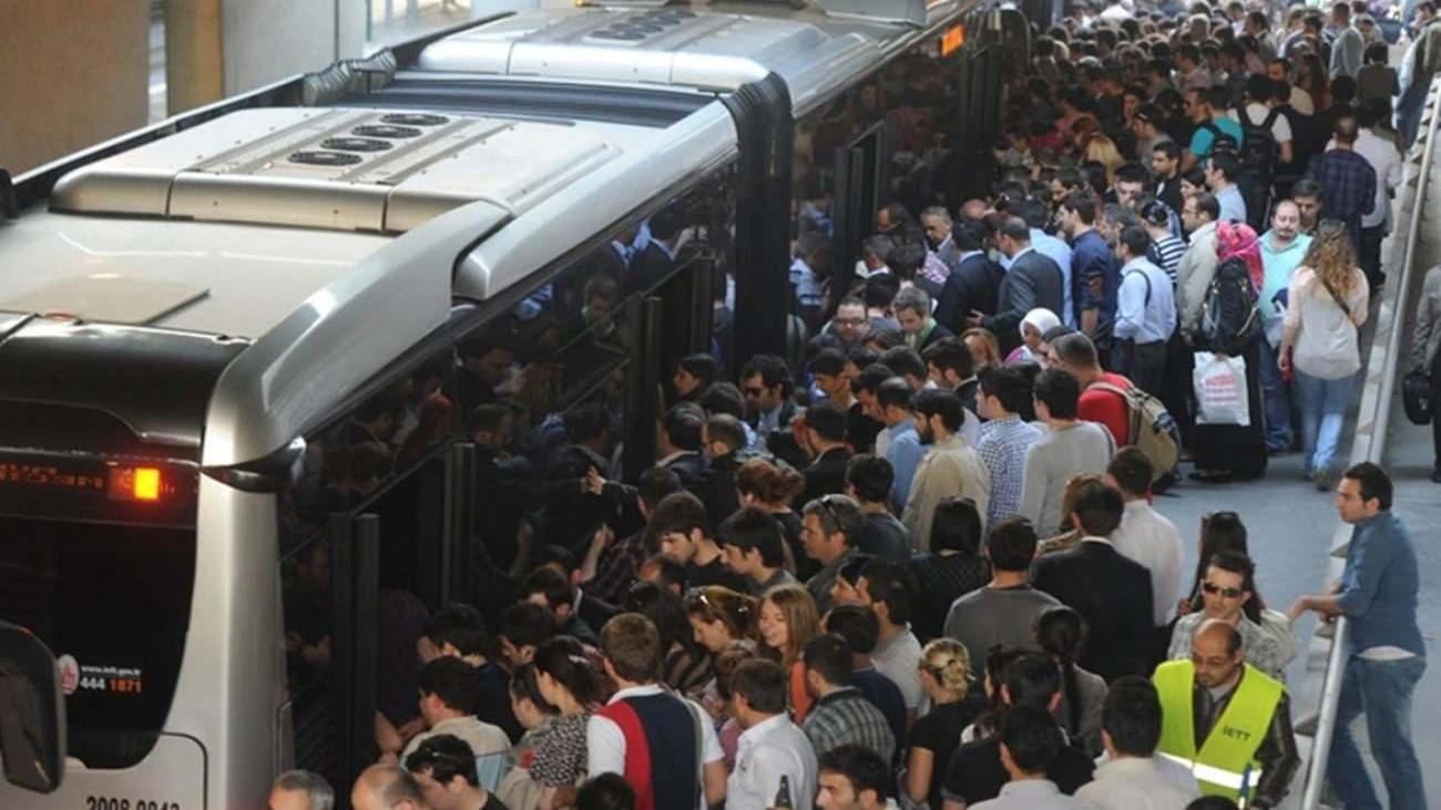 Ulaşım kâbusu sağlık sorunu olabilir: Metrolarda bulaşıcı hastalık tehlikesi