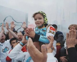 5 yaşındaki Zayn Sofuoğlu 4 tekerdeki ilk şampiyonluğunu kazandı!