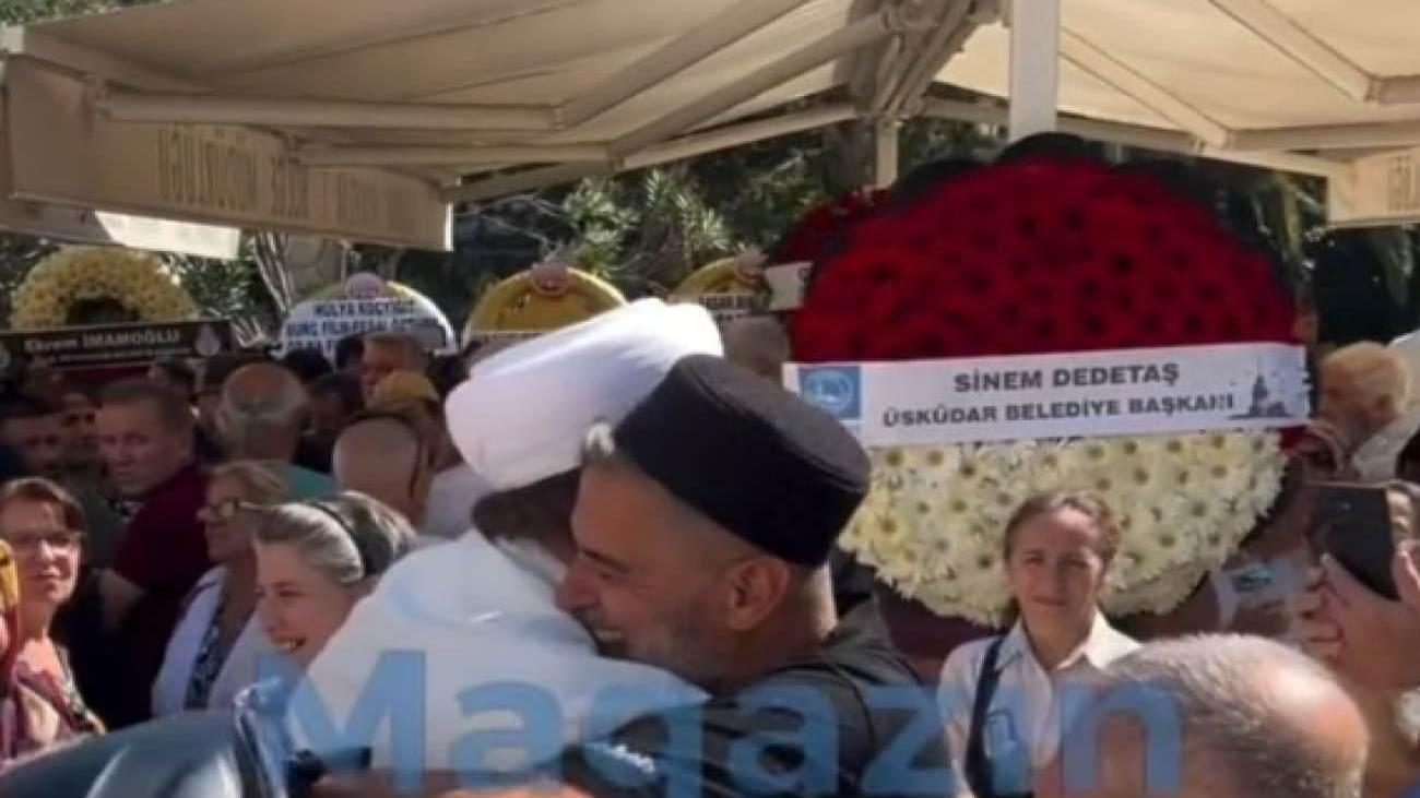 Ahu Tuğba’nın cenaze töreninde şaşırtan hareket! Sosyal medyada eleştirildi