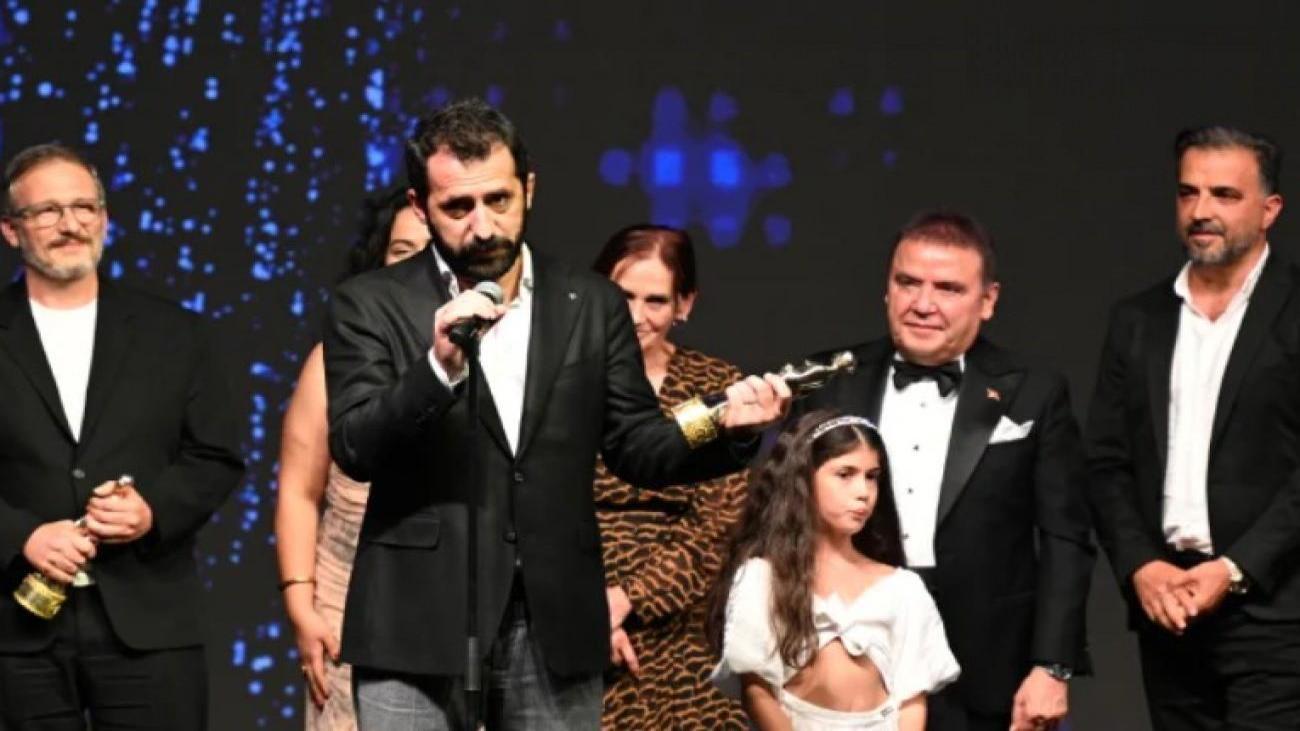 Altın Portakal Film Festivali’nde ödüller sahiplerini buldu! En iyi film ödülü ‘Mukadderat’a