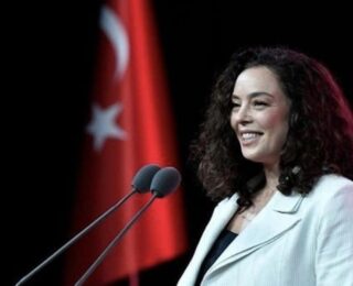 Azra Akın’dan gelen eleştirilere yanıt! “Her zaman destekleyeceğimi belirtmek isterim”