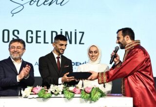 Bağcılar’da 7 çift Bakan Yumaklı’nın şahitliğinde dünya evine girdi