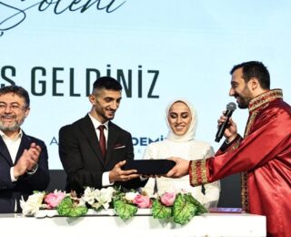Bağcılar’da 7 çift Bakan Yumaklı’nın şahitliğinde dünya evine girdi