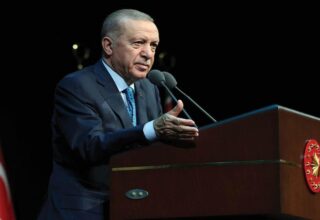 Cumhurbaşkanı Erdoğan gençlerin konuşmasına dikkat çekti!