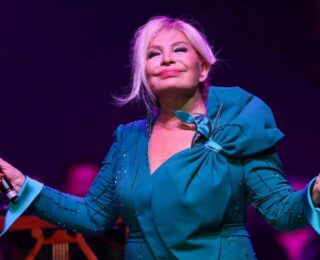 Emel Sayın’ın hayatı film oluyor! “Aklıma Burcu Biricik geliyor”