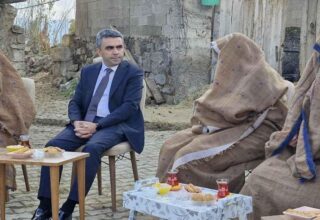 Erzurum Valiliği’nin Kadın Çiftçiler Günü paylaşımı gündem oldu!