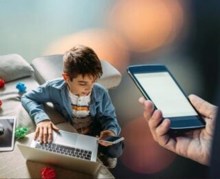 Gençlerde artan internet bağımlılığına karşı ailelere uyarı