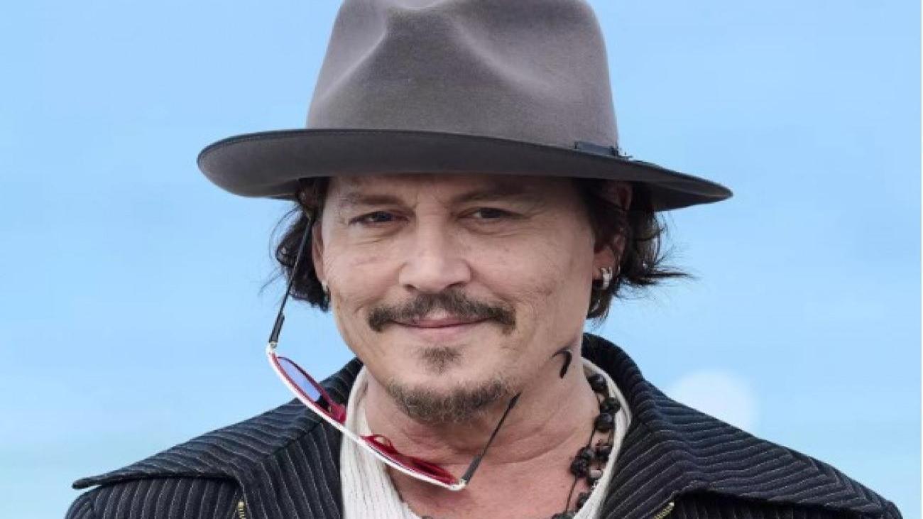 Johnny Depp’ten yürekleri ısıtan hareket! Hastanede yatan çocuklar için bakın ne yaptı