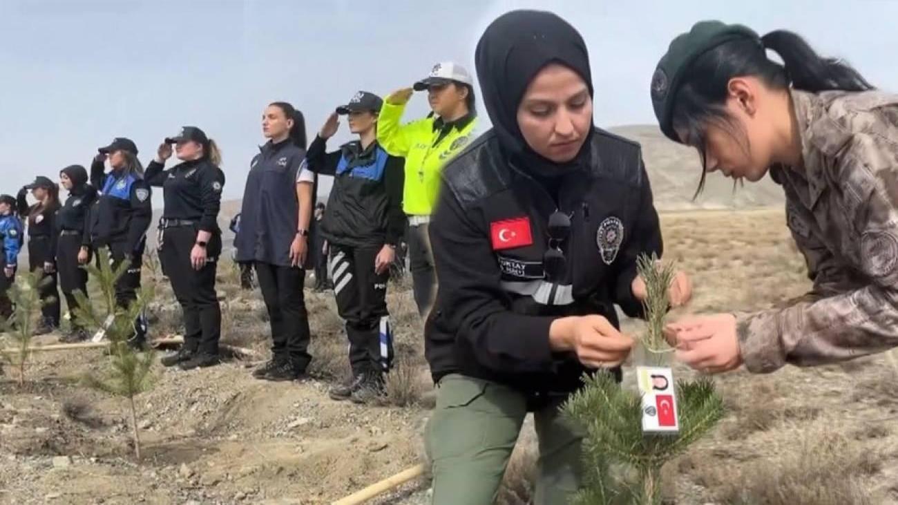 Kadın şehitler unutulmadı: Erzincan’da şehit polisler için fidan dikildi!