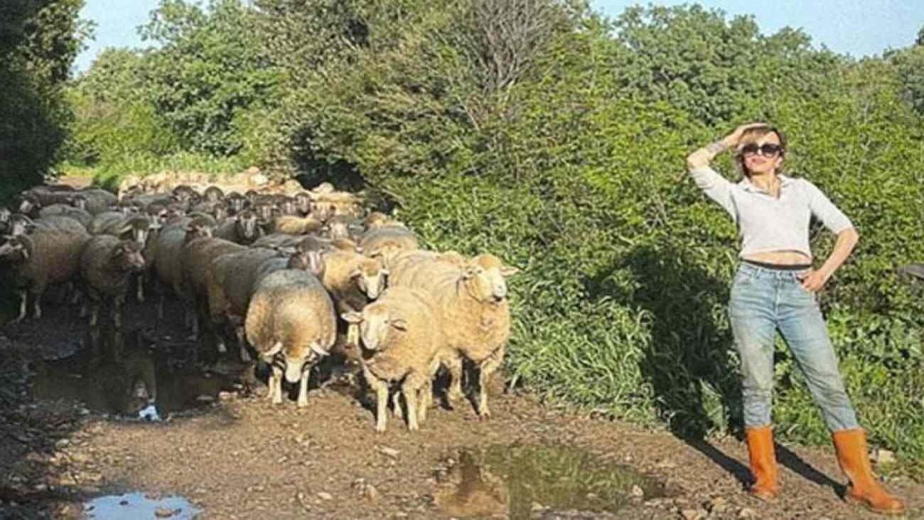 Karadağ’da modacıydı Çanakkale’de çoban oldu! Jasmina Jutkovic herkesi şaşırttı