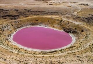 Konya’da pembe rengiyle ünlenen Meyil Obruk Gölü kurudu