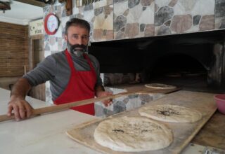 Niğde’de fırıncıdan özel kampanya! Görenleri duygulandırdı