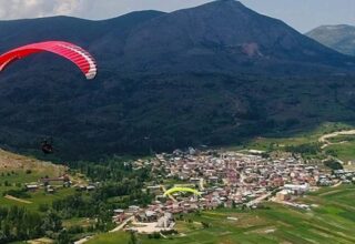 Sivas’ta yamaç paraşütü sporcuları Filistin’e destek için uçuş gerçekleştirdi!