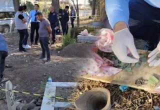 Cenaze törenine gittiler tarihi eser buldular: İçerisinden 1100 adet sikke çıktı!