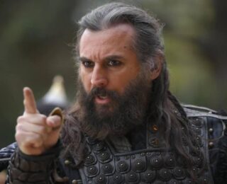 Diriliş Ertuğrul oyuncusu Sezgin Erdemir’e arabada saldırı! O anlar an be an kaydedildi