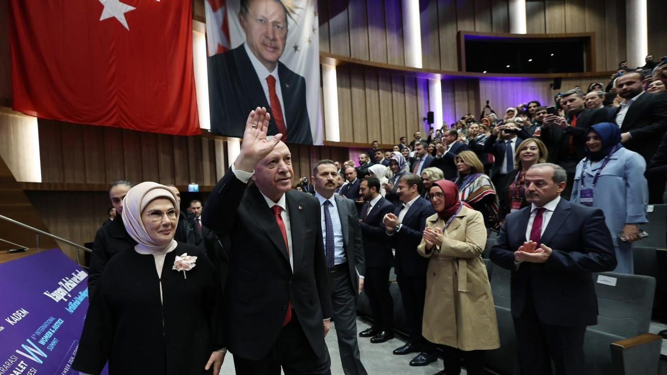 Emine Erdoğan’dan 6. Kadın ve Adalet Zirvesi mesajı: Dijital çağda kadınlar öncü birer güç…