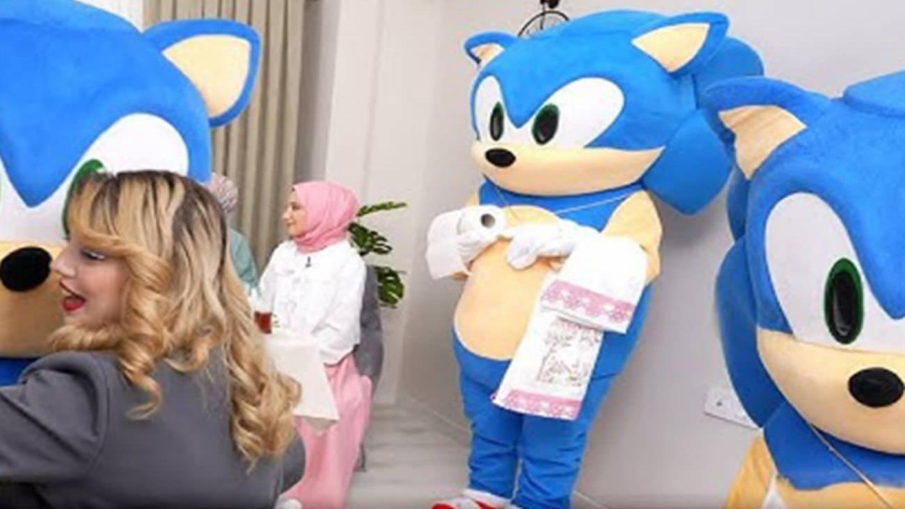 Gelin Evi’nde tuhaf anlar! Yarışmacı Kirpi Sonic’e sunum yaptırdı