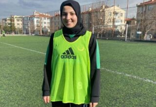 Bir yandan hafız bir yandan da futbolcu! Lise öğrencisi Beyza…