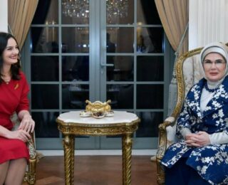 Emine Erdoğan ile Karadağ Devlet Başkanı’nın eşi Milena Milatovic ile buluştu