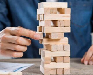 Akşamlarınıza keyif katmanın en basit yolu: Jenga!