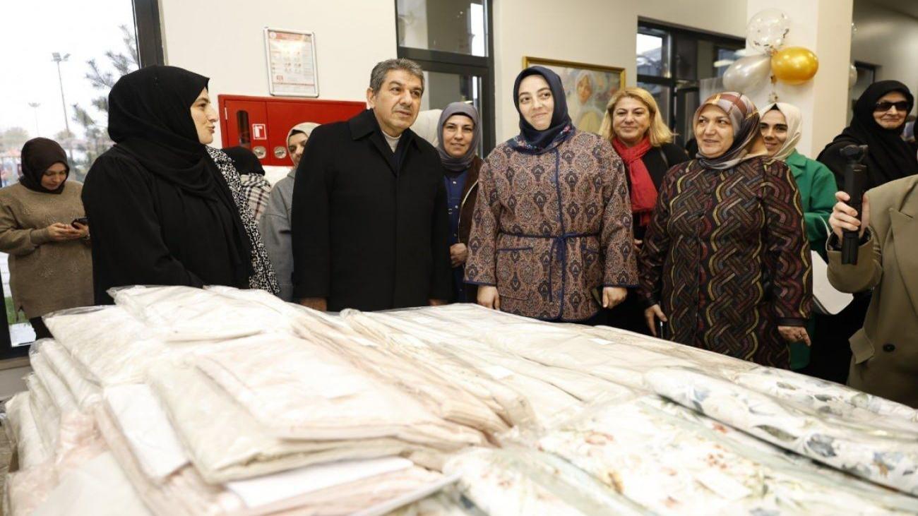 Yetim kızlar için el ele: Esenlerli Kadınların kermesi büyük ilgi gördü