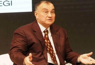 Murat Ülker’den şaşırtan itiraf: Onu okudum namaza başladım!