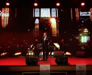 Ahmet Özhan Esenler’de gerçekleştirilen programda Niyazi Mısri’yi ilahilerle andı