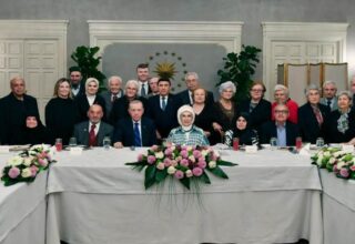 Emine Erdoğan’ın yaşlılarla iftarına sürpriz ziyaret!