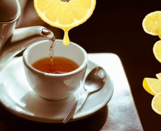 Her gün çayınıza bir dilim limon atın: Sonuca çok şaşıracaksınız!