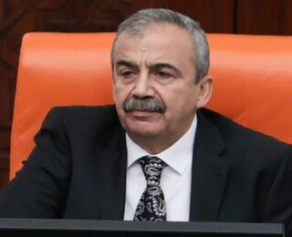 Sırrı Süreyya Önder son yolculuğuna uğurlandı